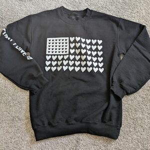 American freedom company heart flag Sweatshirt small